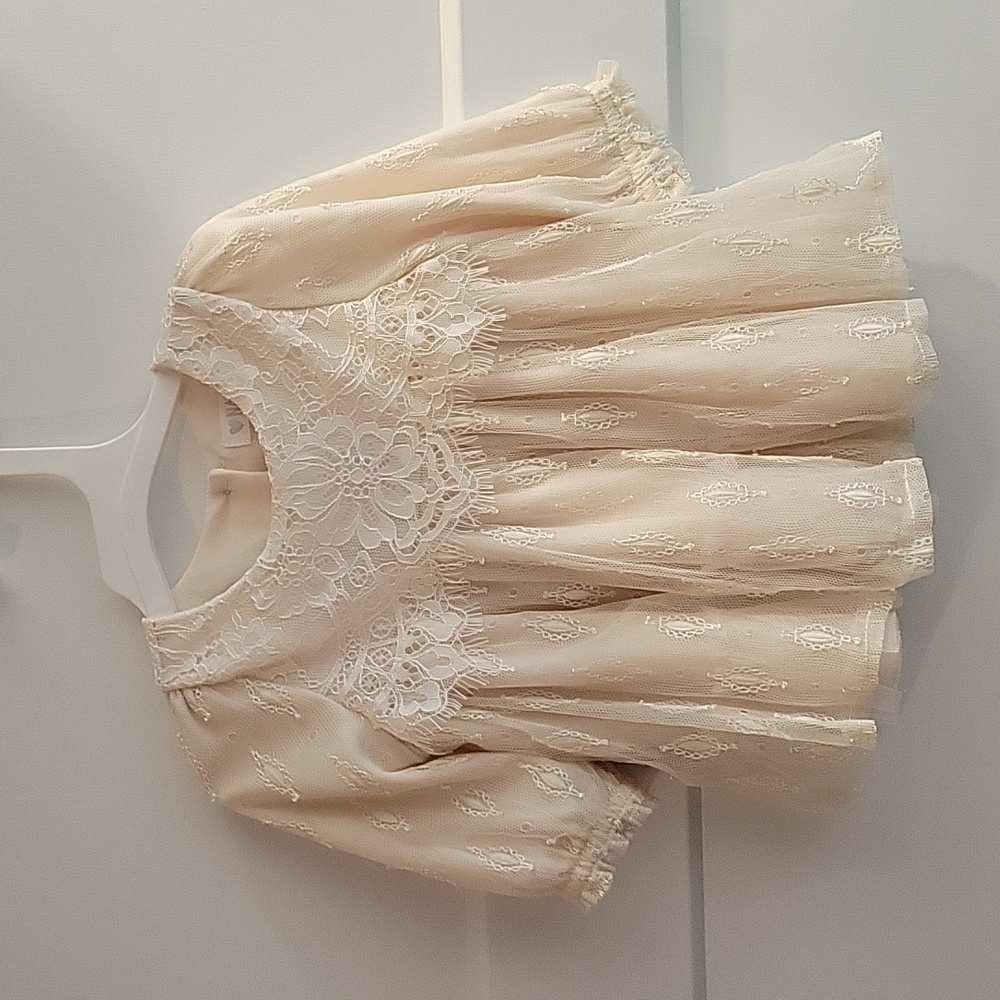 Cream lace top with leggings